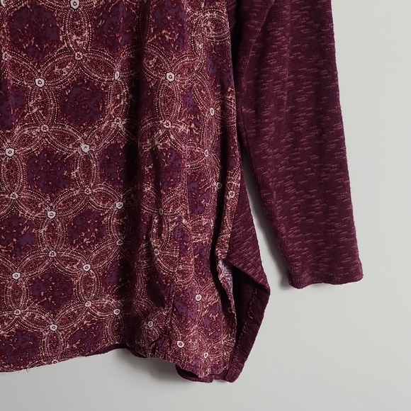 MAX JEANS Maroon Tunic Top with Side Slits and Patterned Back Size Small - Picture 11 of 16